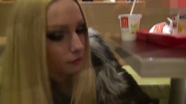HD :  Blond cougar får sin fisse spist og banket video anal sex hd af en ung stud Videoer 