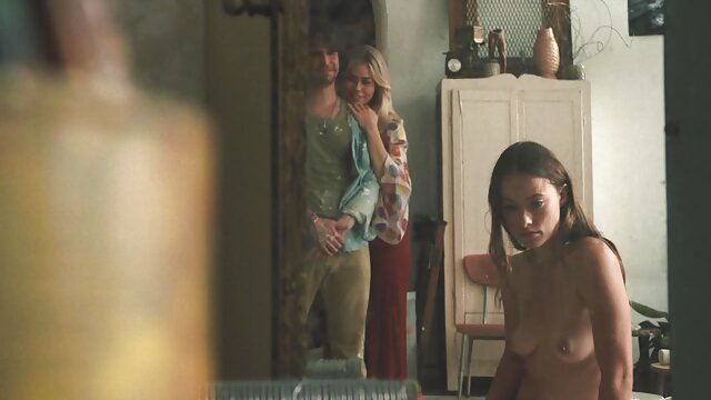 HD :  Den slanke blonde kylling får en tyk dong op i sin stramme anal sex amateur numse Videoer 