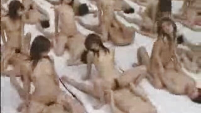 HD :  Bleg hudet første anal teenagepige bliver vædret af sin kæreste Videoer 
