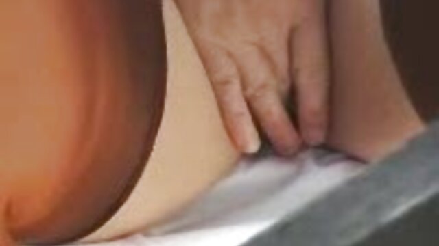 HD :  Mørkhåret søde bliver smasket af en analsexporno porno-veteran Toni Videoer 